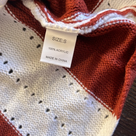 New Without 🏷️ Tags Women’s Striped V Neck Sweater - Picture 5 of 10